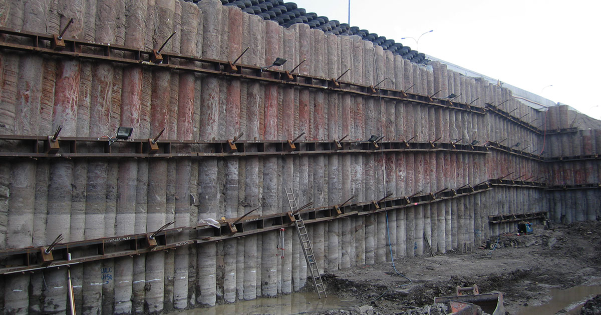 CC02 retaining wall - CFA method 900mm hard piles with 600mm soft piles